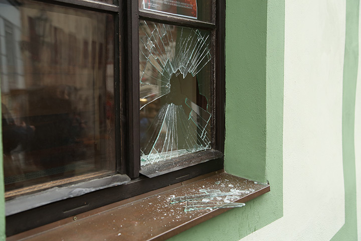 A2B Glass are able to board up broken windows while they are being repaired in Gipsy Hill.